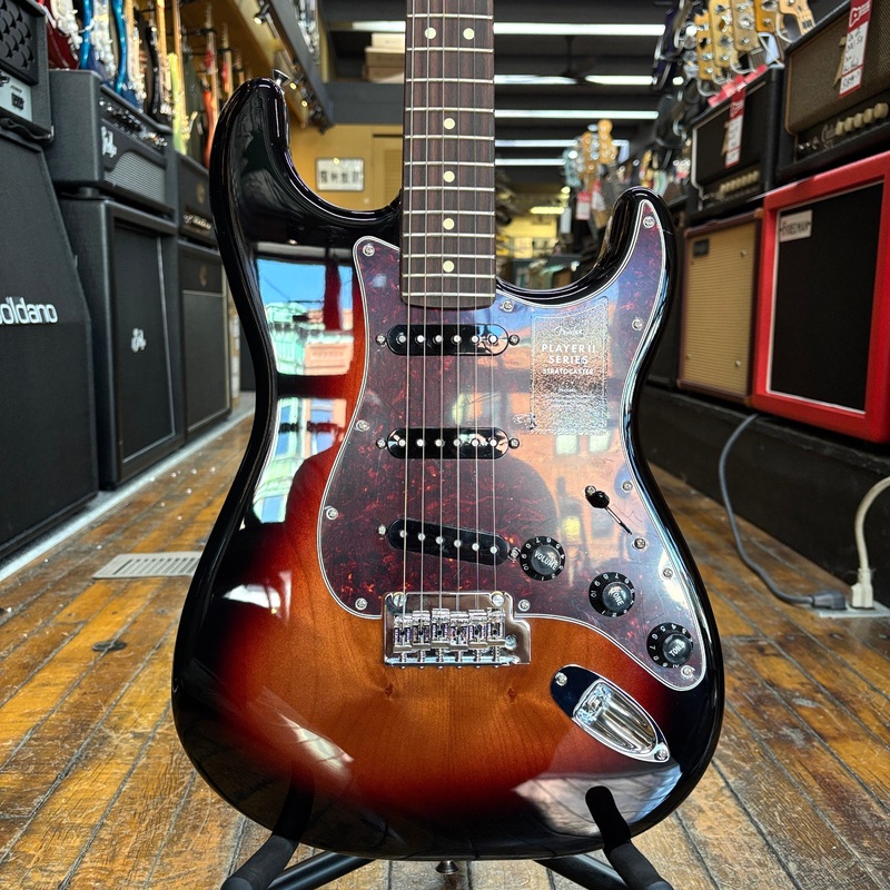 Fender Limited Edition Player II Stratocaster 3-Color Sunburst w/Tortoiseshell Pickguard
