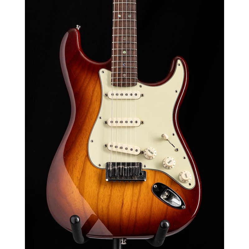 Used Fender American Deluxe Stratocaster Sienna Sunburst